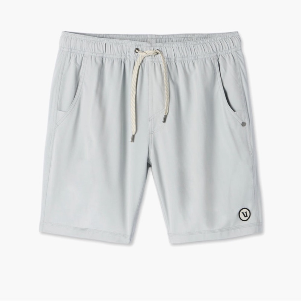 Vuori Kore Short - Men's Color Sky gray with liner 7.5” inseam